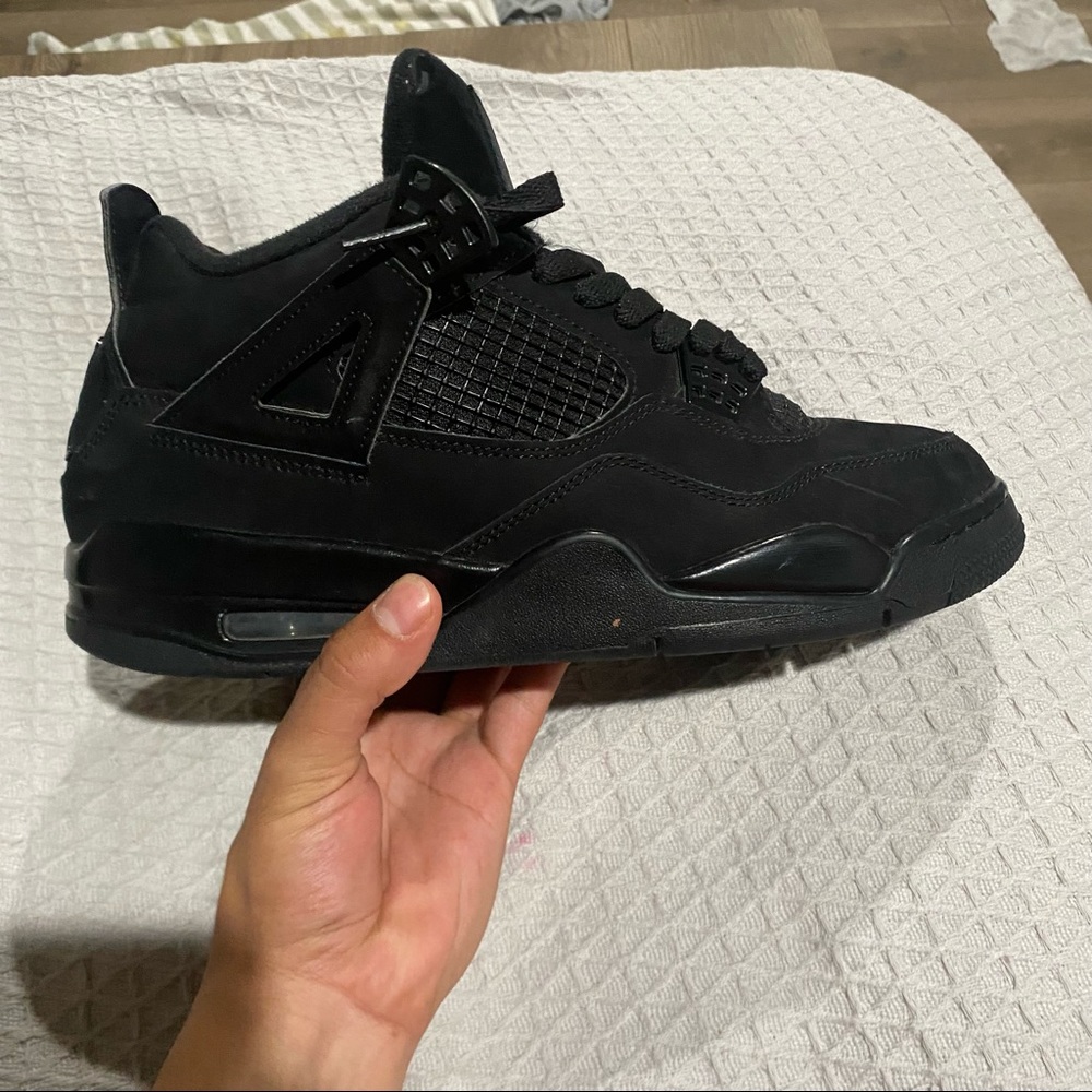 Black cats Size 10 very good condition and sorry no box